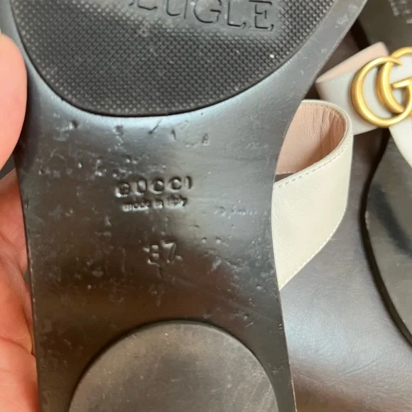 Gucci Black and Cream Sandals with Gold Accents - Picture 5 of 5